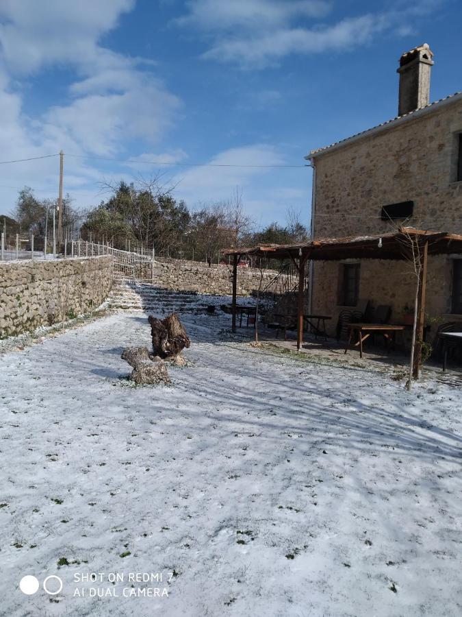 Xenonas Souliou Hotel Samonida Exterior photo