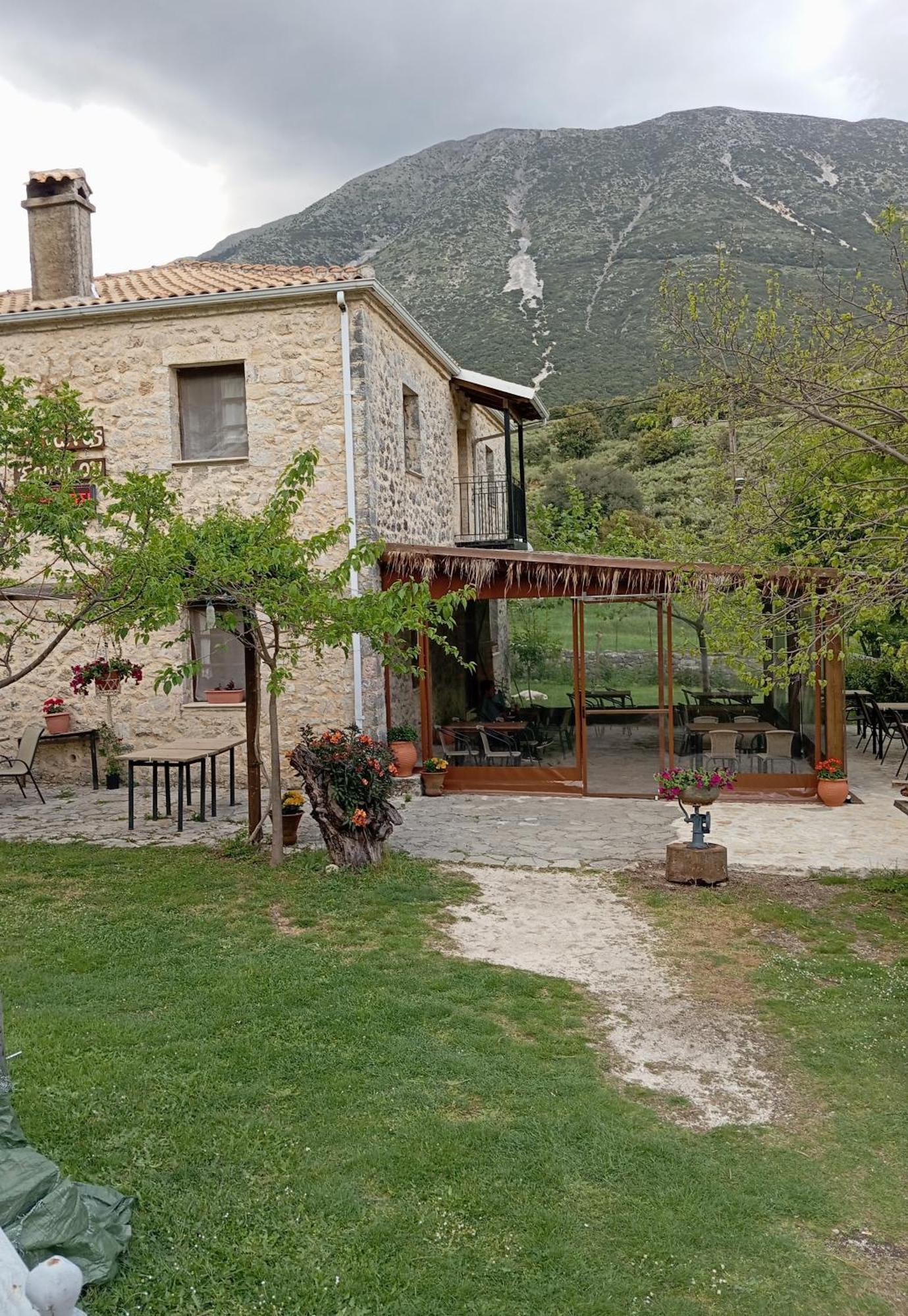 Xenonas Souliou Hotel Samonida Exterior photo