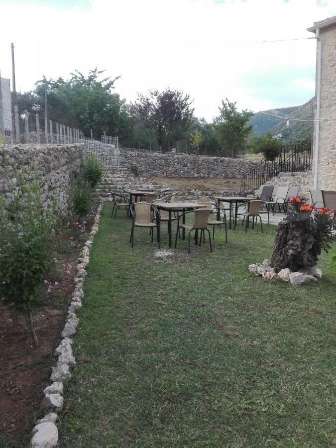 Xenonas Souliou Hotel Samonida Exterior photo